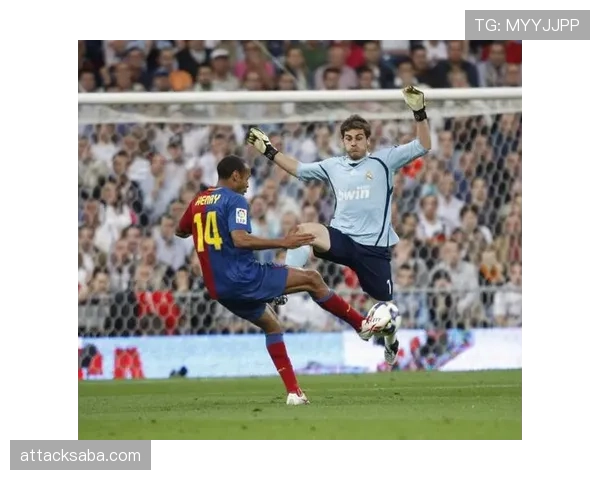 接管禁区冲破后防，前锋亨利本赛季射门更准较上季